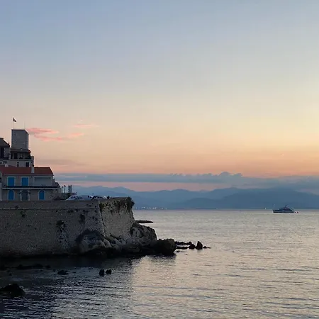 Charmingly Provencal In The Heart Of Old Apartmán Antibes