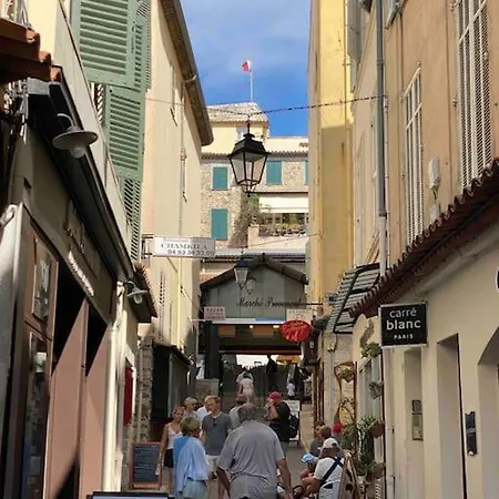 Charmingly Provencal In The Heart Of Old Antibes